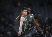 开云下载-76人鏖战南韩男篮，萨姆·米切尔统治全场的简单介绍