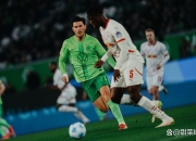 开云官方app入口-包含弗赖堡队奋力抗衡，努力保持中游位置的词条