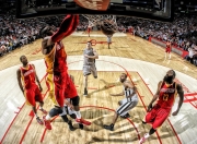 开云官网-黄蜂逆转湖人，利拉德成为关键先生，一场定义季后赛格局的胜利