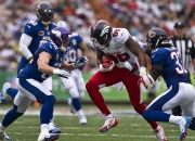 开云平台-阿隆索绝妙超车点燃赛场，梅赛德斯策略制胜轻取法拉利