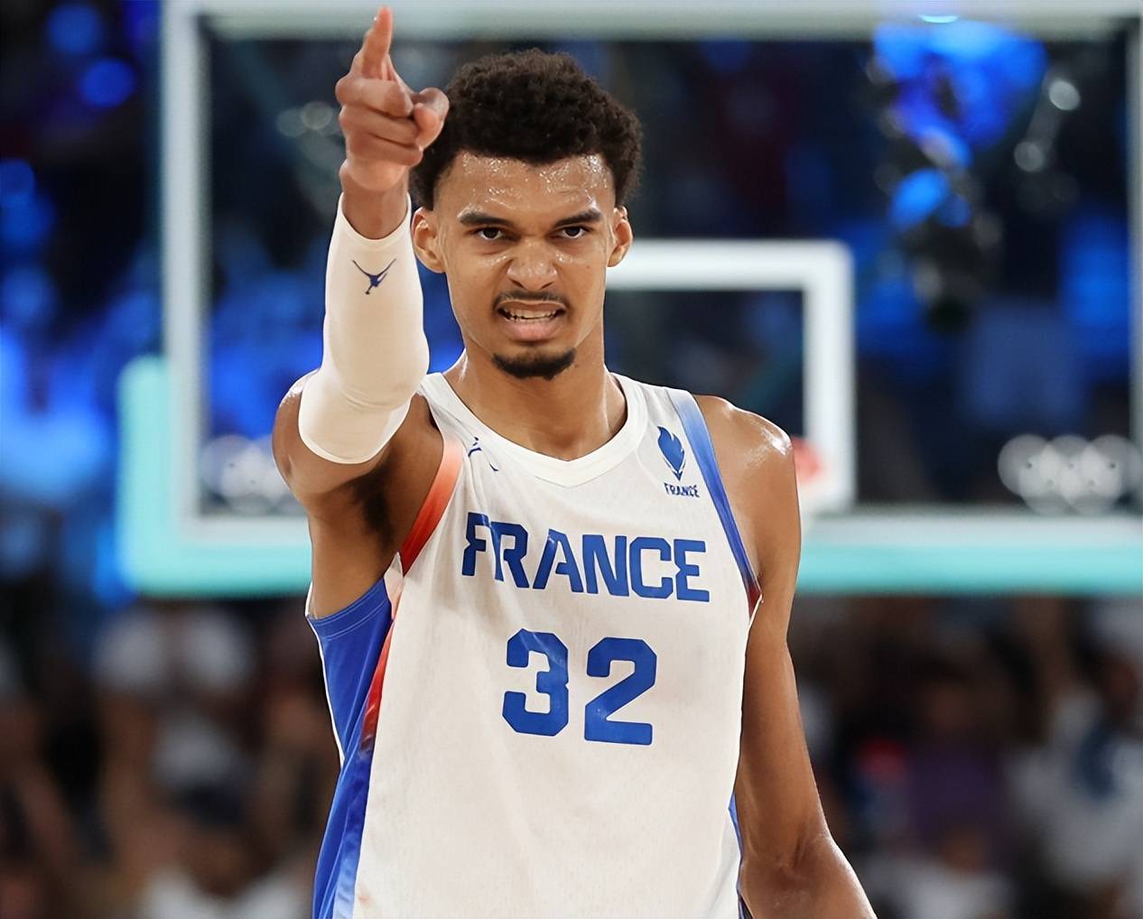 关于土耳其男篮血洗勇士，巴图姆惊艳世界的信息