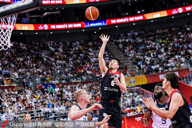 关于希腊男篮横扫阿根廷男篮，米切尔关键制胜的信息