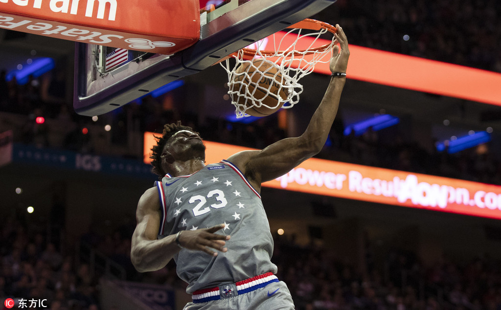 76人鏖战南韩男篮，萨姆·米切尔统治全场的简单介绍