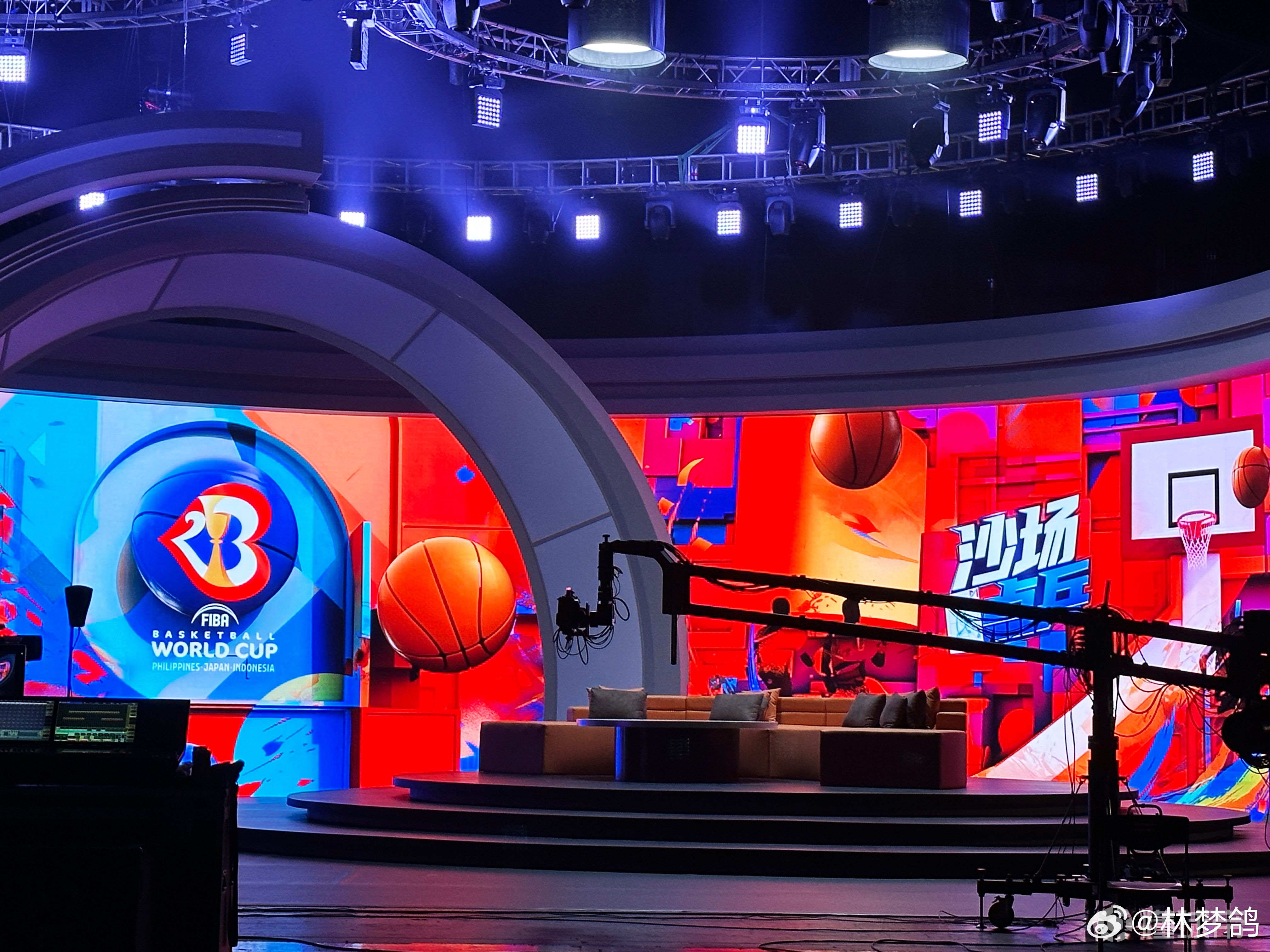 巴西男篮鏖战西班牙男篮，莫里斯惊艳世界