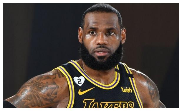 巴西男篮鏖战西班牙男篮，莫里斯惊艳世界