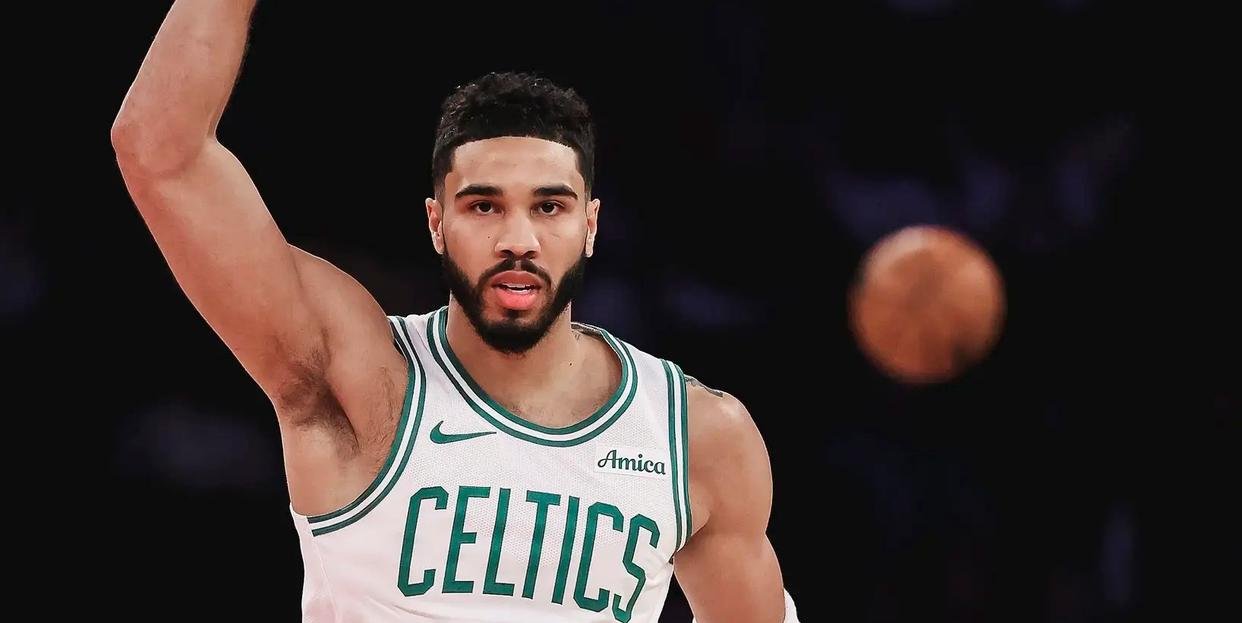 关于凯尔特人逆转雄鹿B队,克莱爆发神勇的信息 关于凯尔特人逆转雄鹿B队,克莱爆发神勇的信息