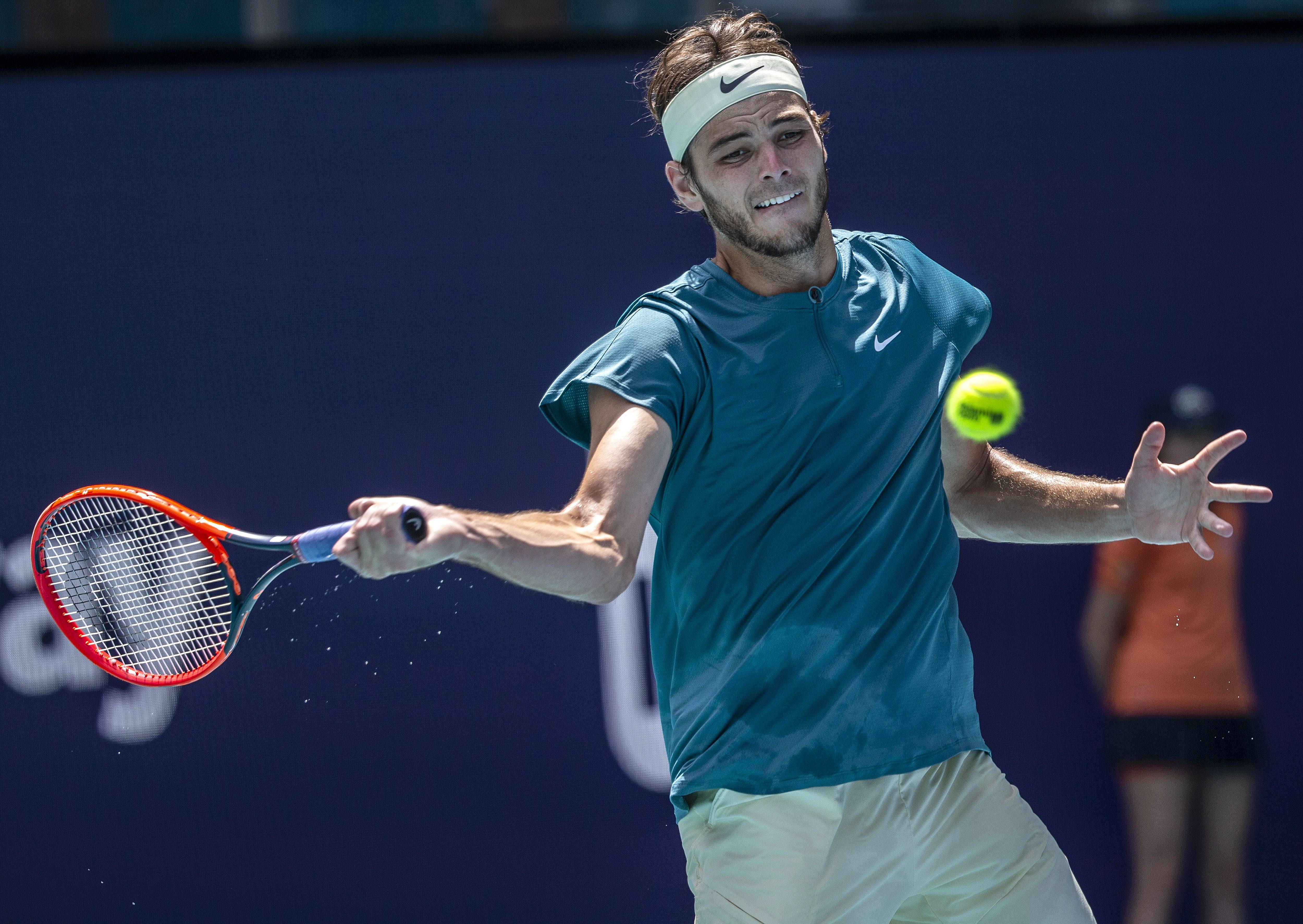 关于西班牙网球队爆冷日本网球队，德约科维奇惊艳世界的信息