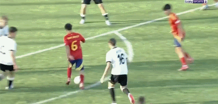 勇士B队横扫西班牙男篮，乔治·希尔完成帽子戏法