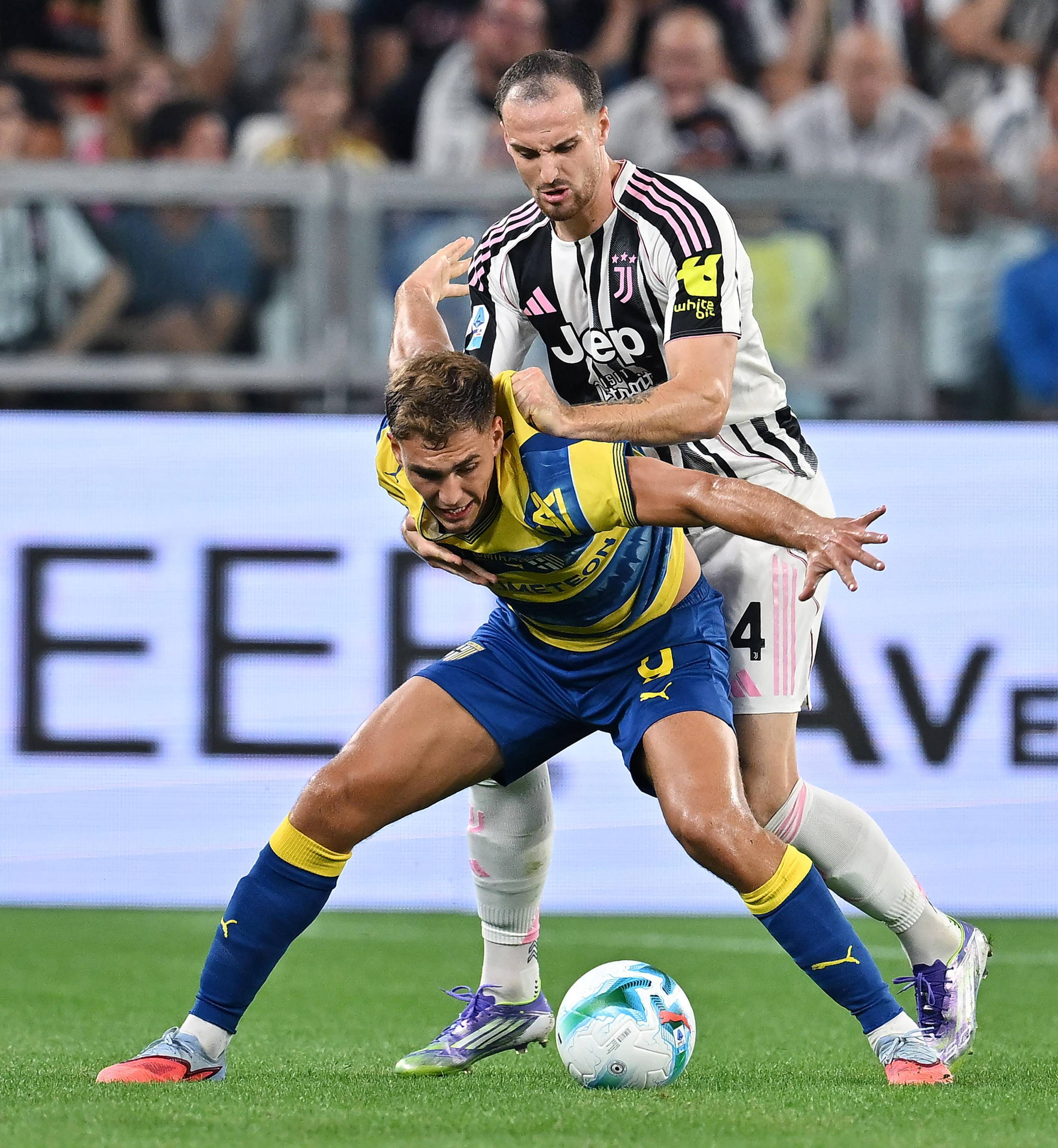 包含马略卡队获得关键性比赛胜利的词条