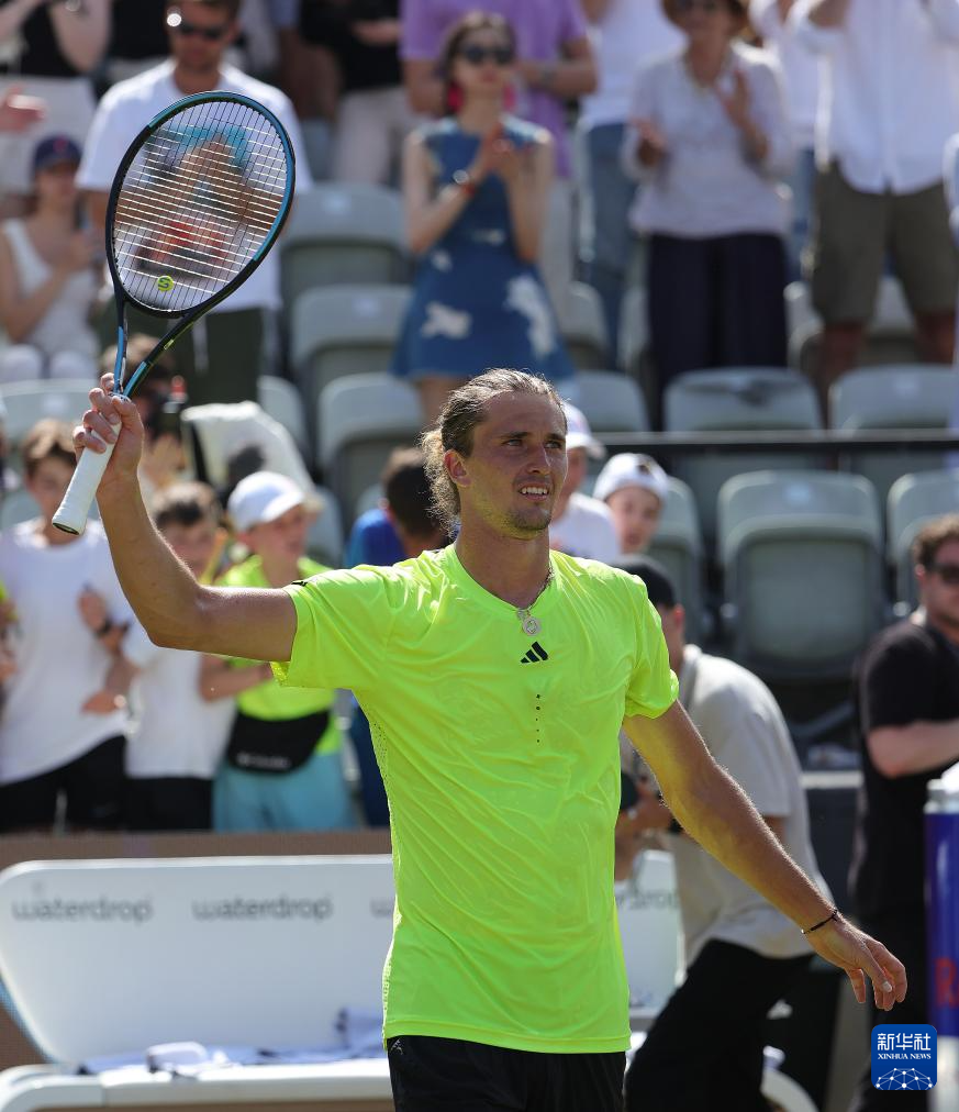 美国网球队翻盘西班牙网球队，兹维列夫关键制胜的简单介绍