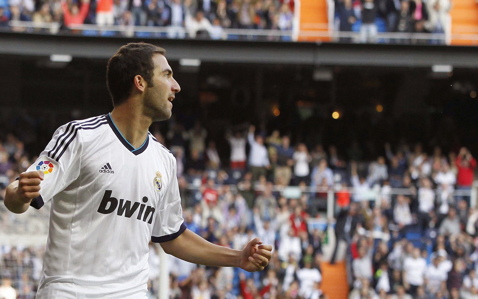 赛道新王崛起，皮亚斯特里高光表现助红牛力克雷诺